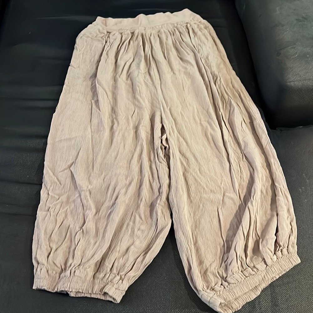 Dusty rose color Free People Movement size Small/Medium loose ankle pants